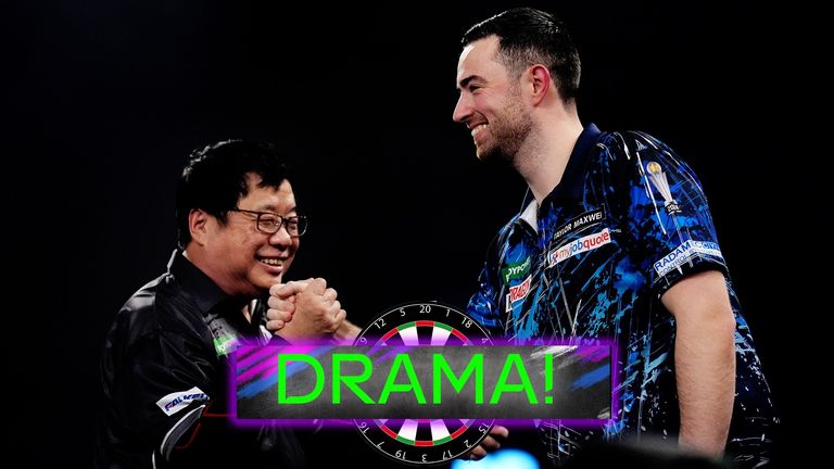 Having lost the first eight legs, Paul Lim finally won a leg against Luke Humphries in their World Darts Championship clash!