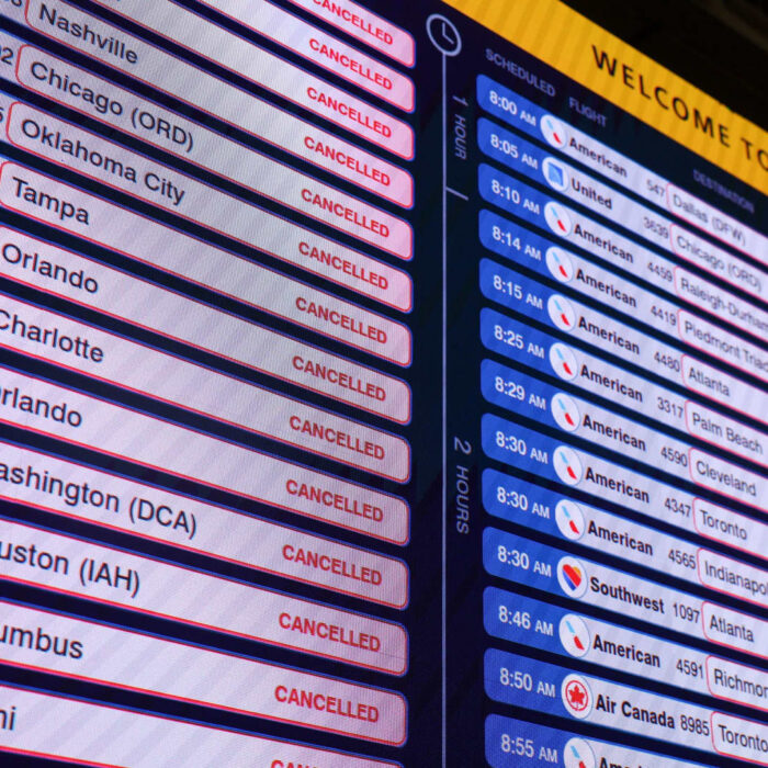 Blizzard forces airlines to cancel thousands of flights