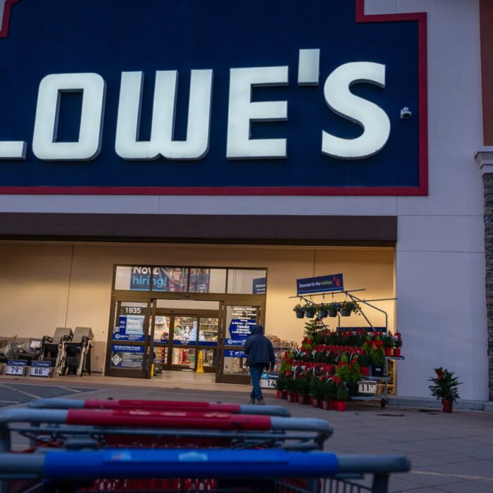 Lowe's (LOW) Q4 2025 earnings