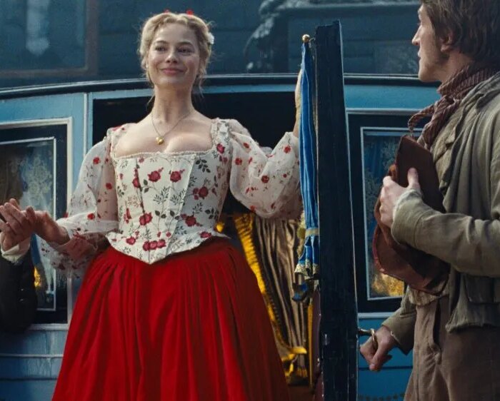 WUTHERING HEIGHTS, from left: Martin Clunes, Margot Robbie, Ewan Mitchell, 2026. © Warner Bros. /Courtesy Everett Collection