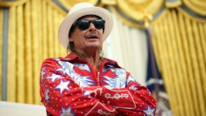 Army Opens Inquiry After Kid Rock's Personal Apache Helicopter Flyby