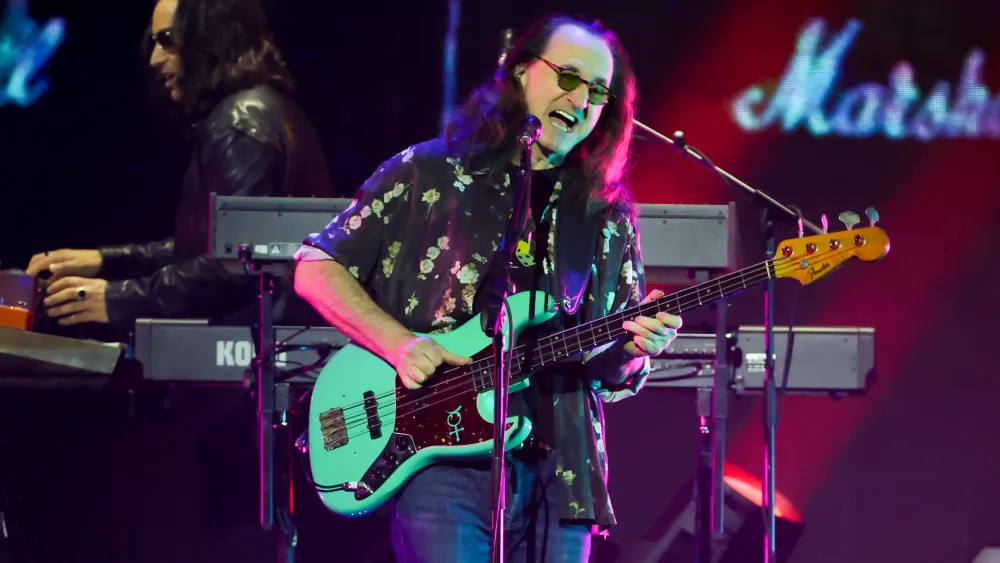 Rush Performs With Drummer Anika Nilles for First Time at Juno Awards