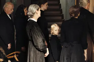 SOUND OF FALLING, (aka IN DIE SONNE SCHAUEN), Hanna Heckt (center), 2025. © MUBI / Courtesy Everett Collection