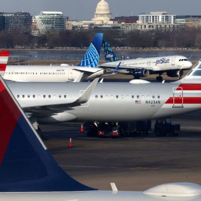 Airline CEOs urged by lawmaker to lower fares if fuel prices come down