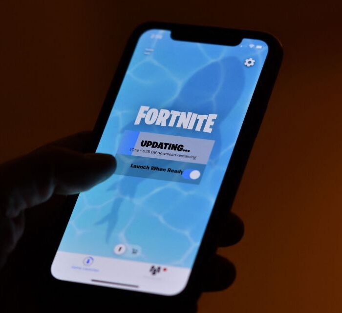 Fortnite Epic Games loading on phone