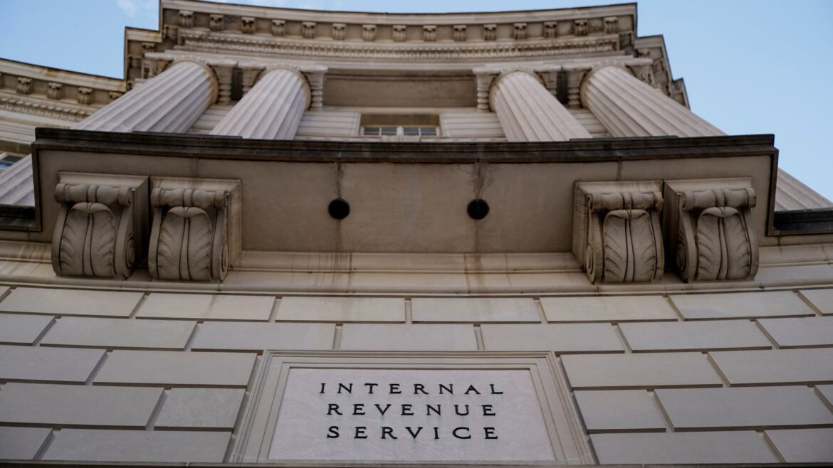 How the wealthy aim to cut their 2026 IRS bills