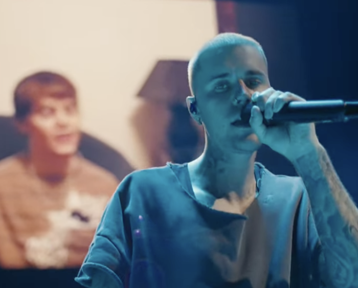 Justin Bieber Mixes 'Swag' Songs With YouTube Clips at Coachella