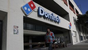 Stock falls on weak sales