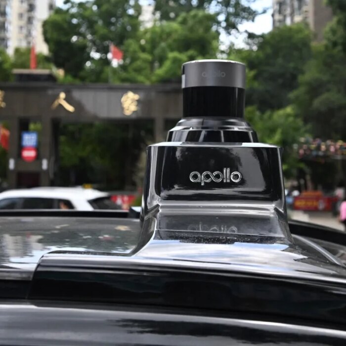 'System failure' paralyzes Baidu robotaxis in China