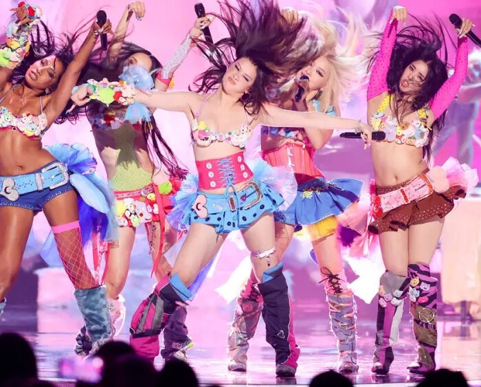 Katseye Performs 'Pinky Up' at American Music Awards