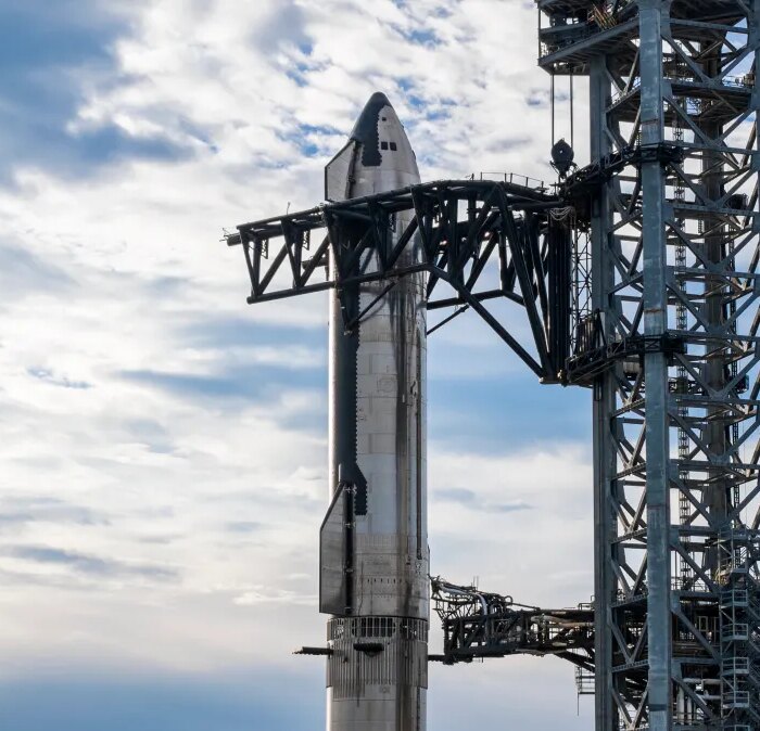 SpaceX starship fully stacked