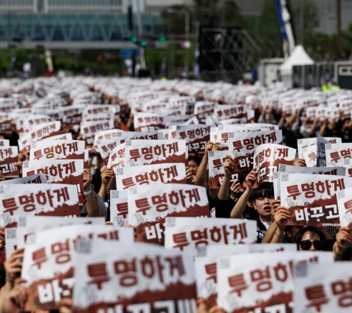 Samsung workers set to strike at worst possible time