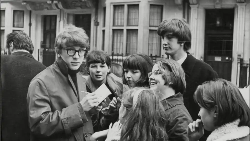 'Peter Asher: Everywhere Man' Review: Engaging Boomer-centric Portrait