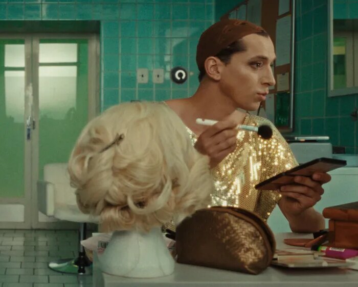 'Chica Checa' Review: A Worthy but Clumsy Czech Comedy-Drama