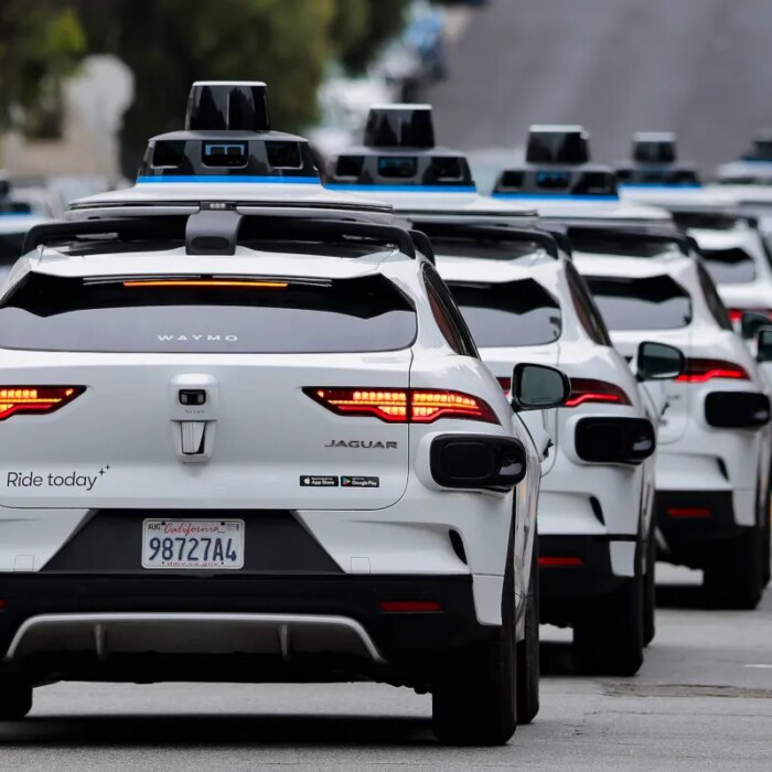 Waymo appears to pause San Francisco service amidst power outage